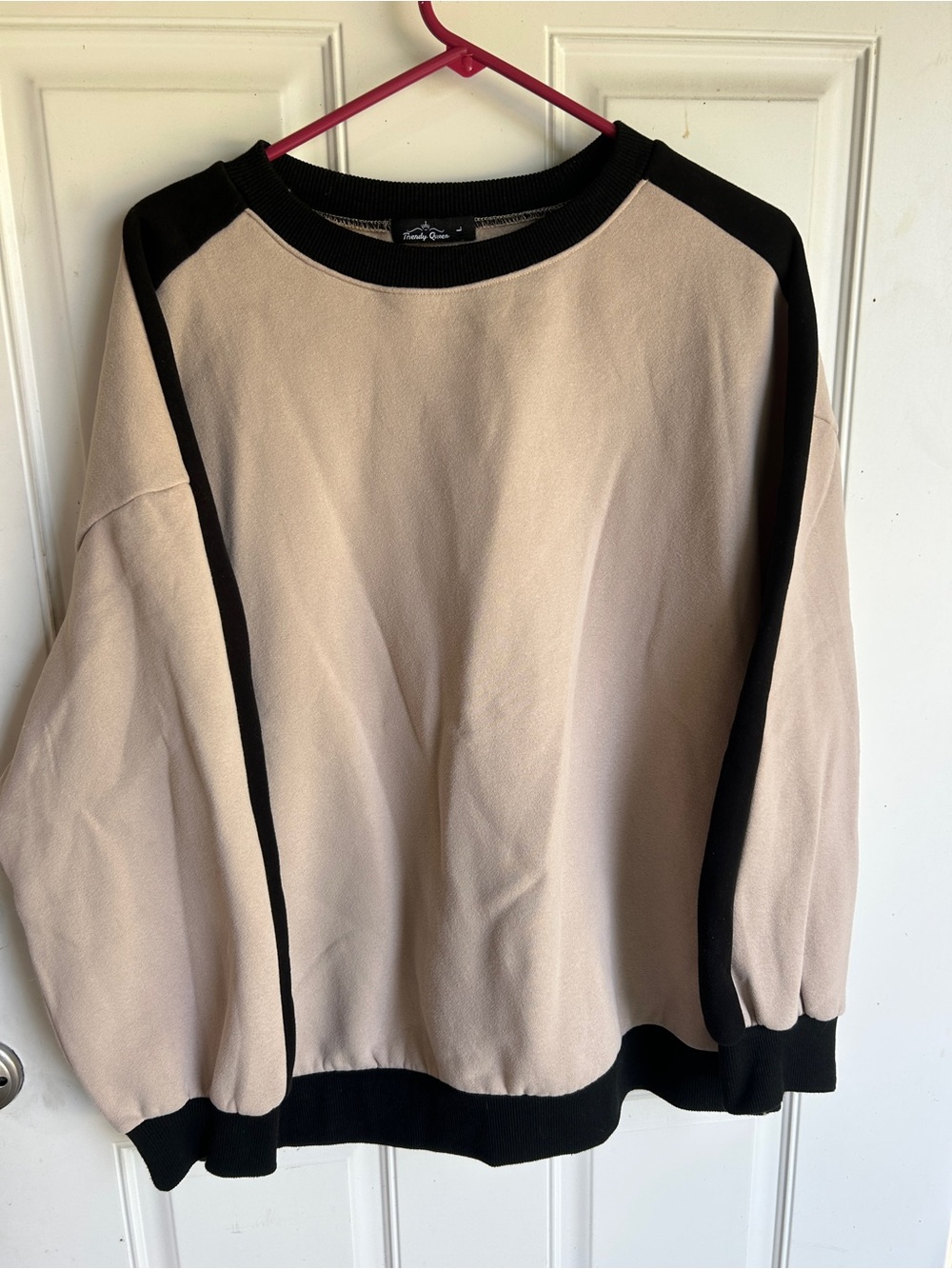 Everyday Contrast Raglan Sweatshirt- Beige & Black